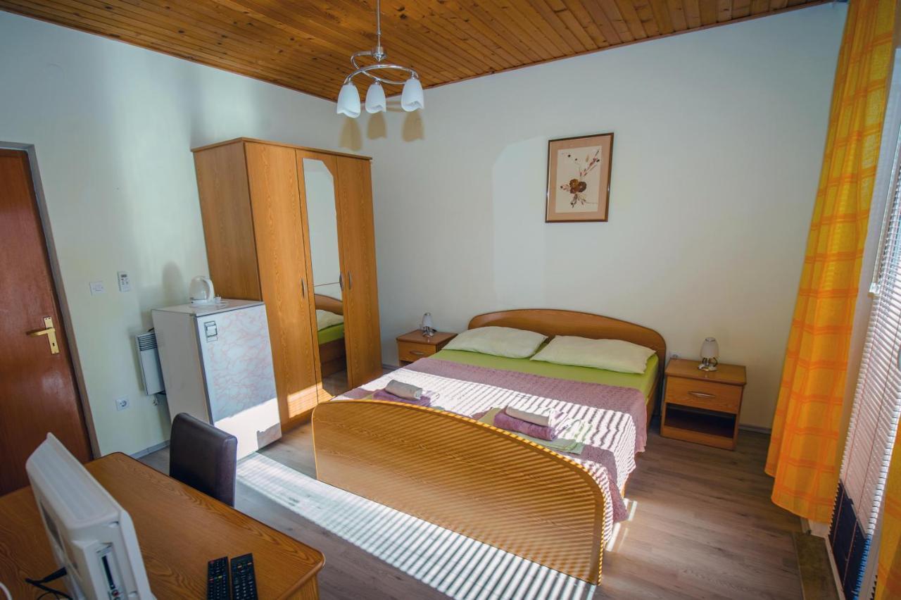 Villa Nedo Baška Voda Buitenkant foto